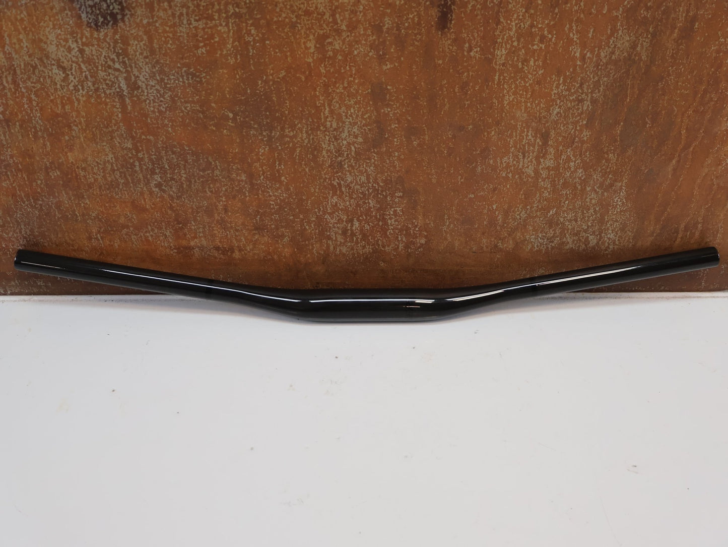 Lenker von Bontrager, BONTRAGER KOVEE PRO CARBON 35 / MTB-LENKER / 720 MM / 159 G / BLACK vor USEDBIKES-OB.DE Hintergrund