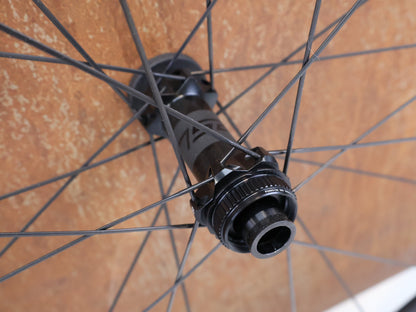 Laufrad/Laufradsatz von Bontrager, BONTRAGER KOVEE RSL 30 TLR BOOST / 29" CARBON LAUFRADSATZ / DT SWISS 240S / SRAM XD vor USEDBIKES - OB.DE Hintergrund