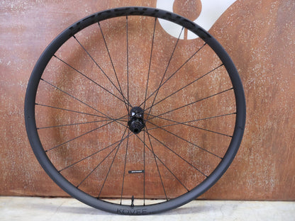 Laufrad/Laufradsatz von Bontrager, BONTRAGER KOVEE RSL 30 TLR BOOST 29 MTB LAUFRADSATZ DISC vor USEDBIKES - OB.DE Hintergrund