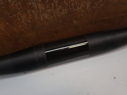 Lenker von Bontrager, BONTRAGER KOVEE XXX CARBON 35 MTB-LENKER 720 MM / 35 MM KLEMMUNG / 133 G vor USEDBIKES-OB.DE Hintergrund