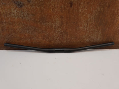 Lenker von Bontrager, BONTRAGER KOVEE XXX CARBON 35 MTB-LENKER 720 MM / 35 MM KLEMMUNG / 133 G vor USEDBIKES-OB.DE Hintergrund