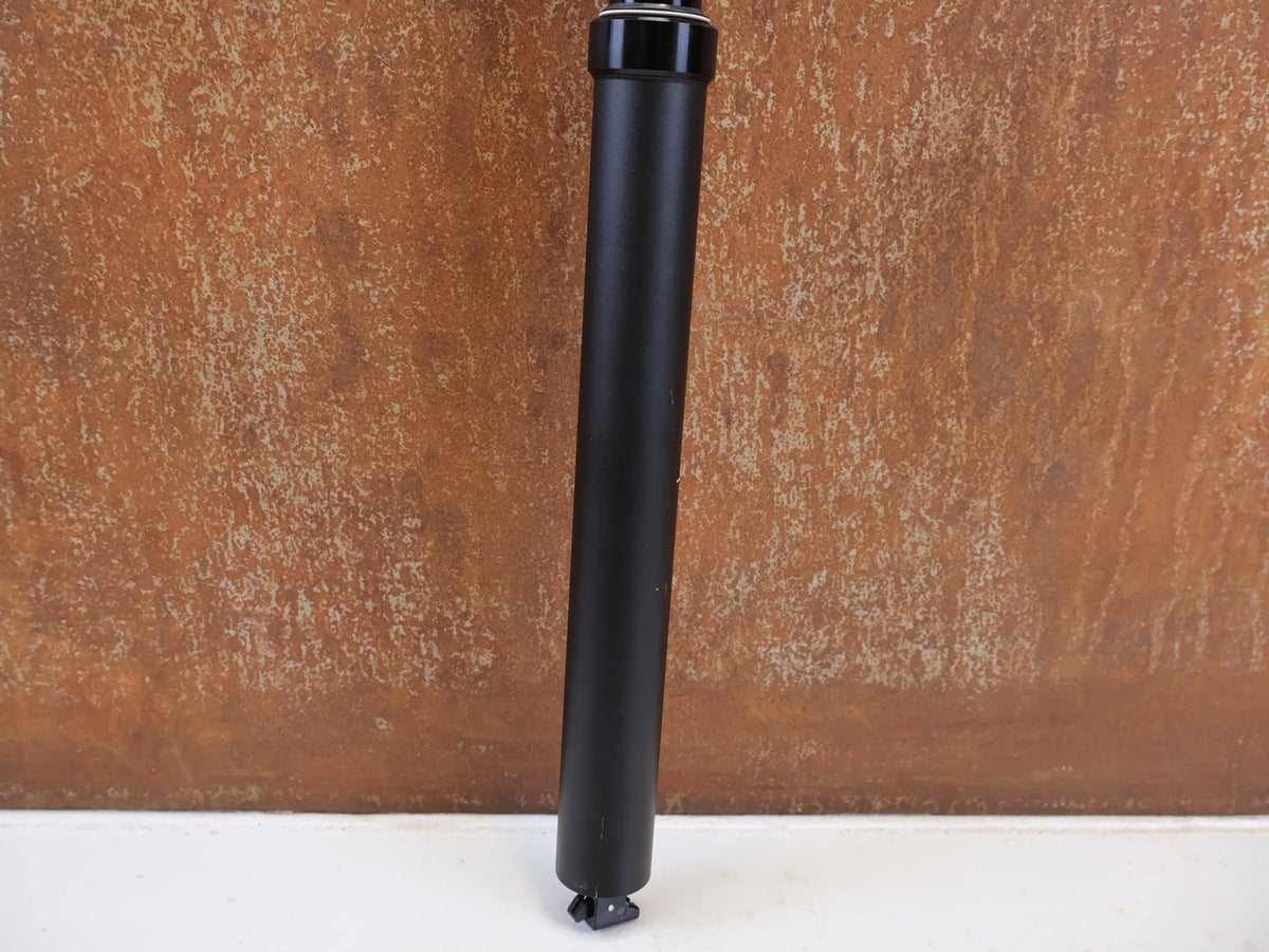 Sattelstütze von Bontrager, BONTRAGER LINE 34.9 VARIOSATTELSTÜTZE 200 MM HUB vor USEDBIKES-OB.DE Hintergrund