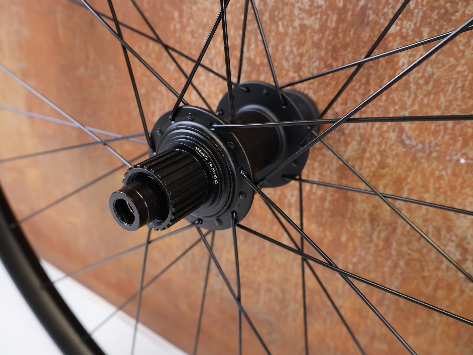 Laufrad/Laufradsatz von Bontrager, BONTRAGER LINE COMP 30 BOOST 29 MTB LAUFRADSATZ MICROSPLINE vor USEDBIKES-OB.DE Hintergrund