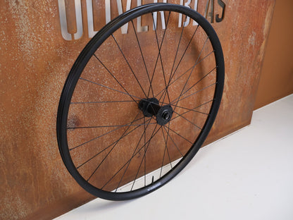 Laufrad/Laufradsatz von Bontrager, BONTRAGER LINE COMP 30 BOOST 29 MTB LAUFRADSATZ MICROSPLINE vor USEDBIKES-OB.DE Hintergrund