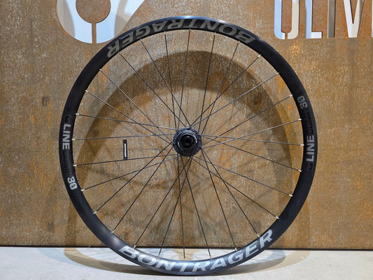 Laufrad/Laufradsatz von Bontrager, BONTRAGER LINE COMP 30 TLR 27.5 MTB HINTERRAD 142MM DISC vor USEDBIKES - OB.DE Hintergrund