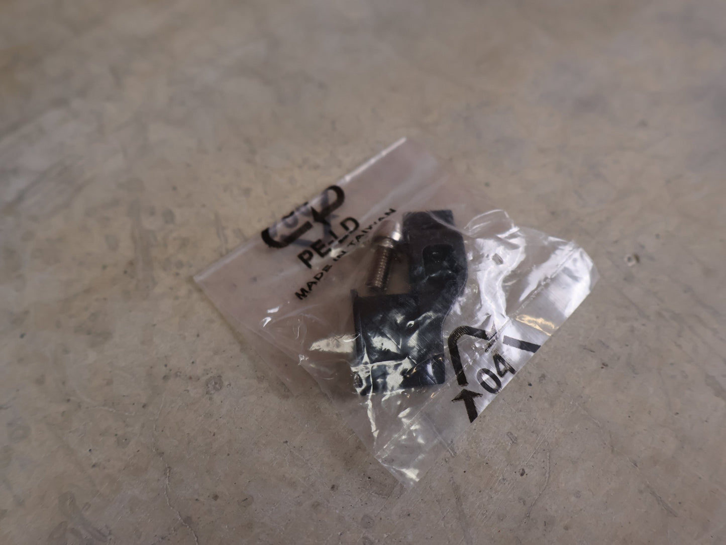 Sattelstütze von Bontrager, BONTRAGER LINE ELITE VARIOSATTELSTÜTZE 31,6 X 480 MM – 170 MM HUB / MAXFLOW / INTERN vor USEDBIKES - OB.DE Hintergrund