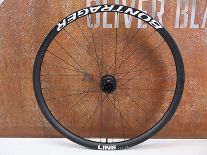 Laufrad/Laufradsatz von Bontrager, Bontrager Line Pro 30 29" Team Edition Laufradsatz DT240 DEG vor USEDBIKES-OB.DE Hintergrund