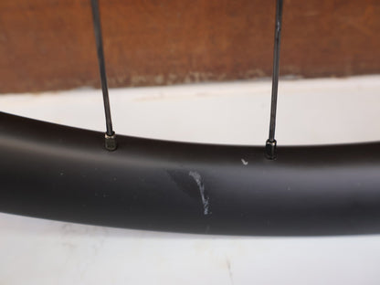 Laufrad/Laufradsatz von Bontrager, Bontrager Line Pro 30 29" Team Edition Laufradsatz DT240 DEG vor USEDBIKES-OB.DE Hintergrund
