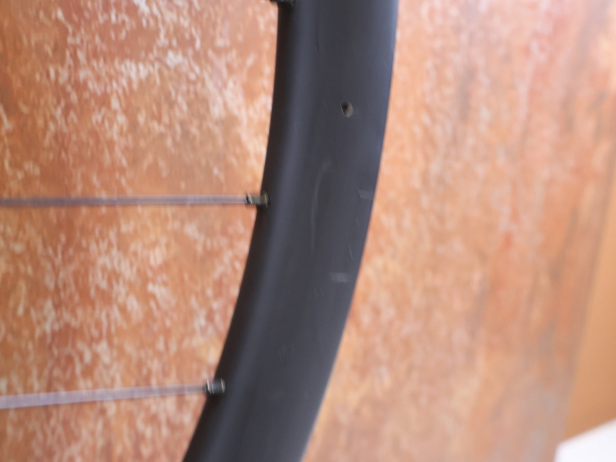 Laufrad/Laufradsatz von Bontrager, Bontrager Line Pro 30 29" Team Edition Laufradsatz DT240 DEG vor USEDBIKES-OB.DE Hintergrund