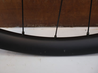 Laufrad/Laufradsatz von Bontrager, Bontrager Line Pro 30 29" Team Edition Laufradsatz DT240 DEG vor USEDBIKES-OB.DE Hintergrund