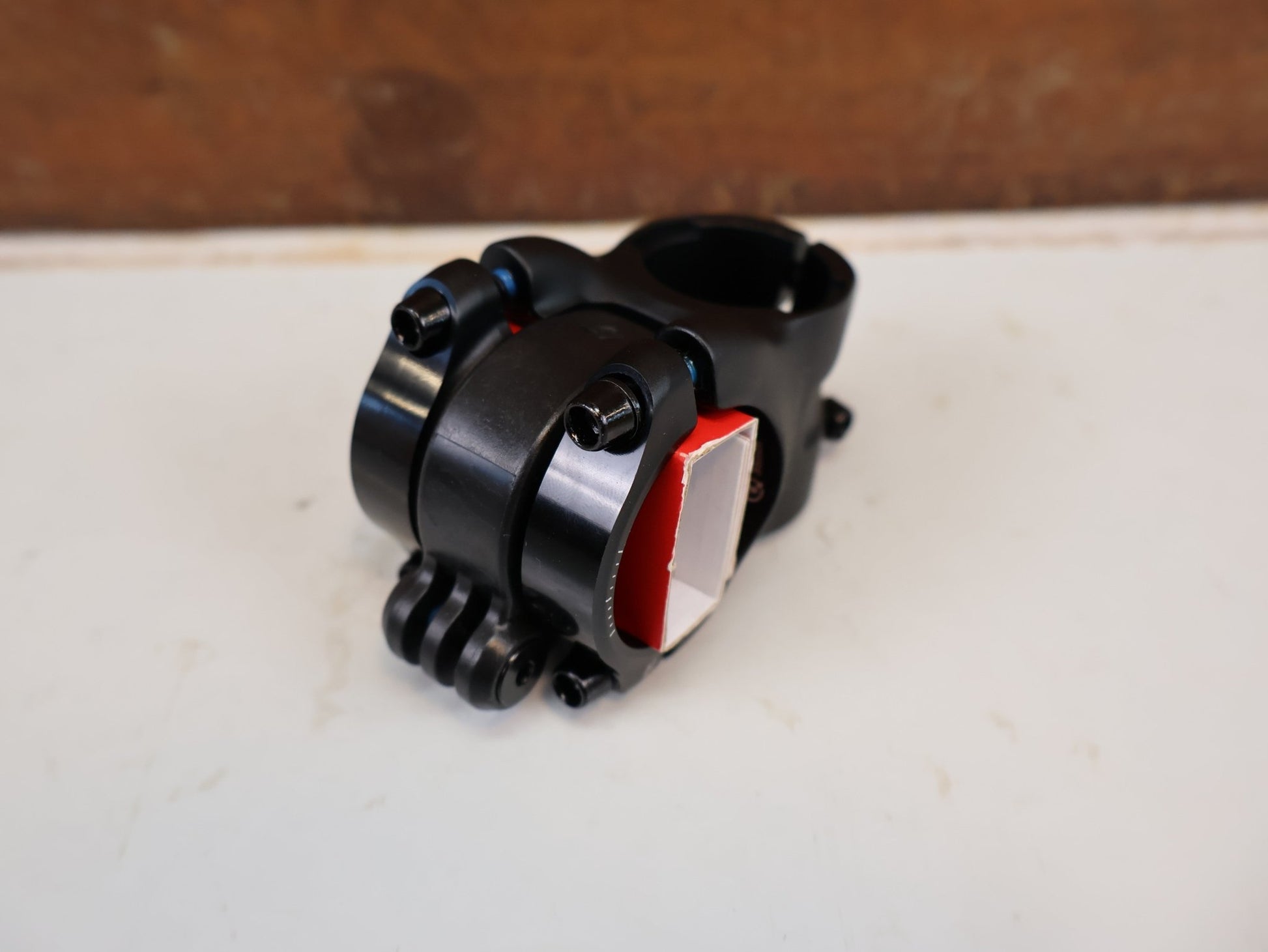 Vorbau von Bontrager, BONTRAGER LINE PRO 35 BLENDR-VORBAU 0 GRAD X 35MM SCHWARZ / HAN 599084 vor USEDBIKES-OB.DE Hintergrund