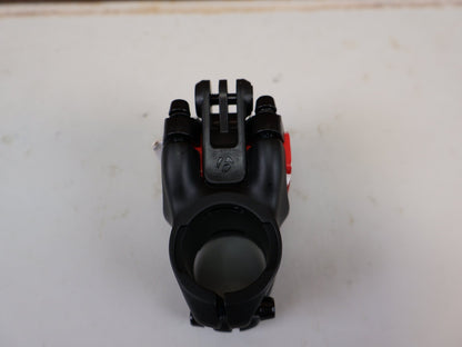 Vorbau von Bontrager, BONTRAGER LINE PRO 35 BLENDR-VORBAU 0 GRAD X 35MM SCHWARZ / HAN 599084 vor USEDBIKES-OB.DE Hintergrund