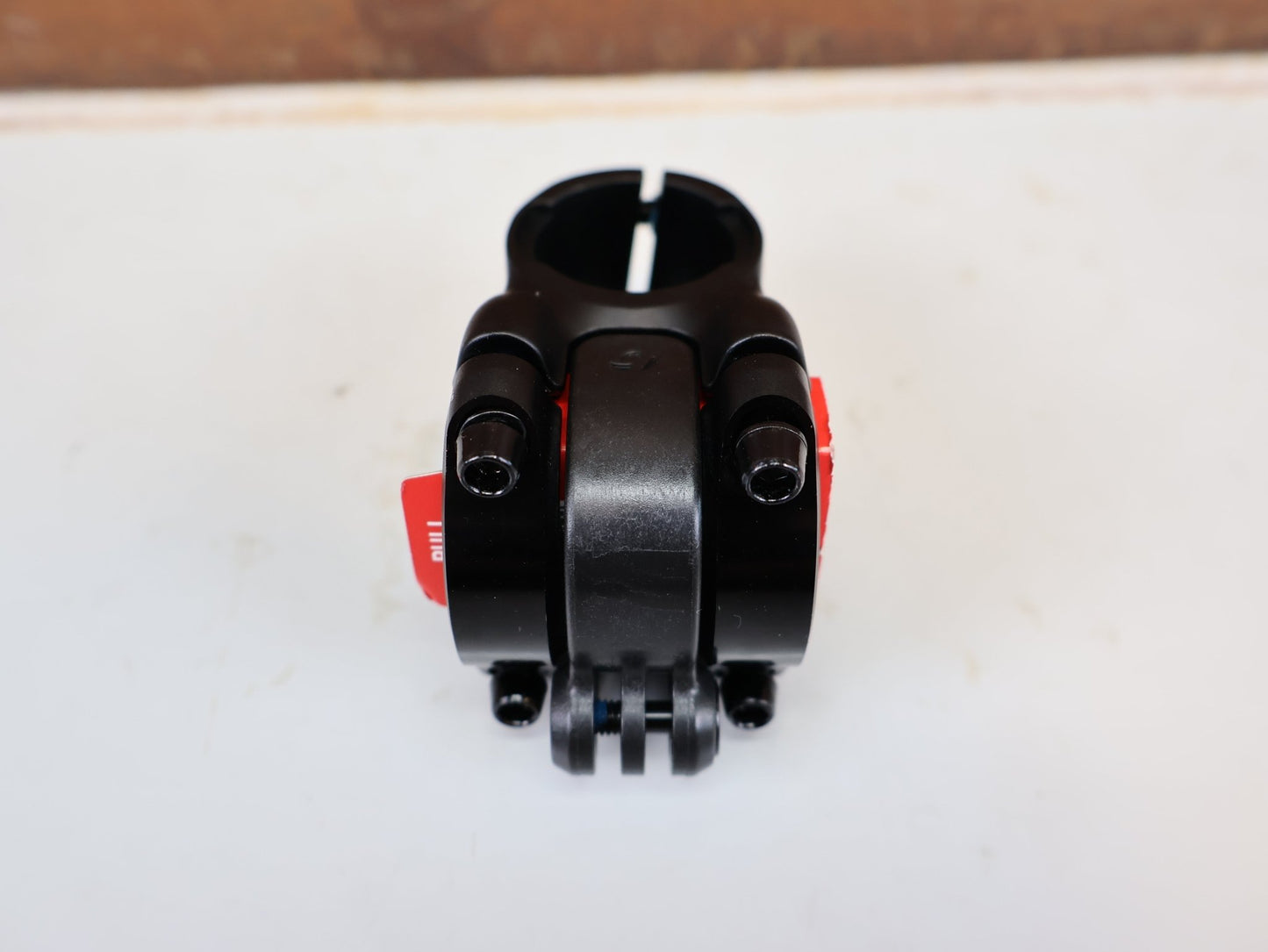 Vorbau von Bontrager, BONTRAGER LINE PRO 35 BLENDR-VORBAU 0 GRAD X 35MM SCHWARZ / HAN 599084 vor USEDBIKES-OB.DE Hintergrund