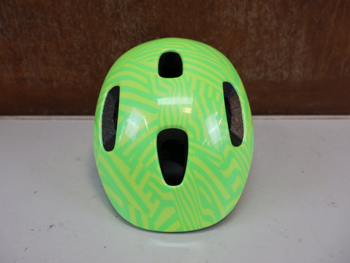 Helme von Bontrager, BONTRAGER LITTLE DIPPER HELM GRÜN GELB 46-50CM 5255497 vor USEDBIKES-OB.DE Hintergrund