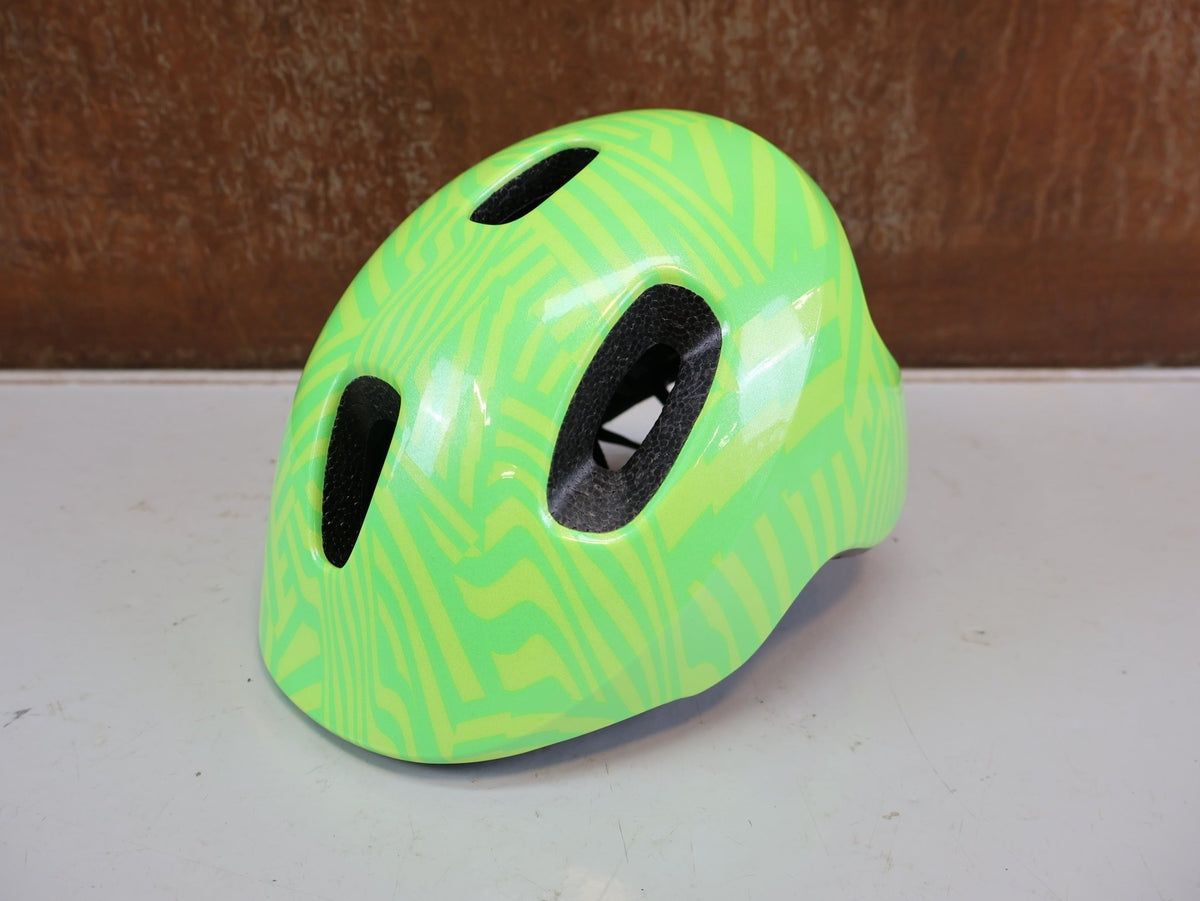 Helme von Bontrager, BONTRAGER LITTLE DIPPER HELM GRÜN GELB 46-50CM 5255497 vor USEDBIKES-OB.DE Hintergrund