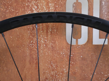 Laufrad/Laufradsatz von Bontrager, BONTRAGER PARADIGM 23 TLR ROAD LAUFRADSATZ DISC vor USEDBIKES - OB.DE Hintergrund