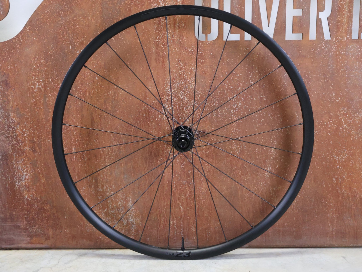 Laufrad/Laufradsatz von Bontrager, BONTRAGER PARADIGM 23 TLR ROAD LAUFRADSATZ DISC vor USEDBIKES - OB.DE Hintergrund