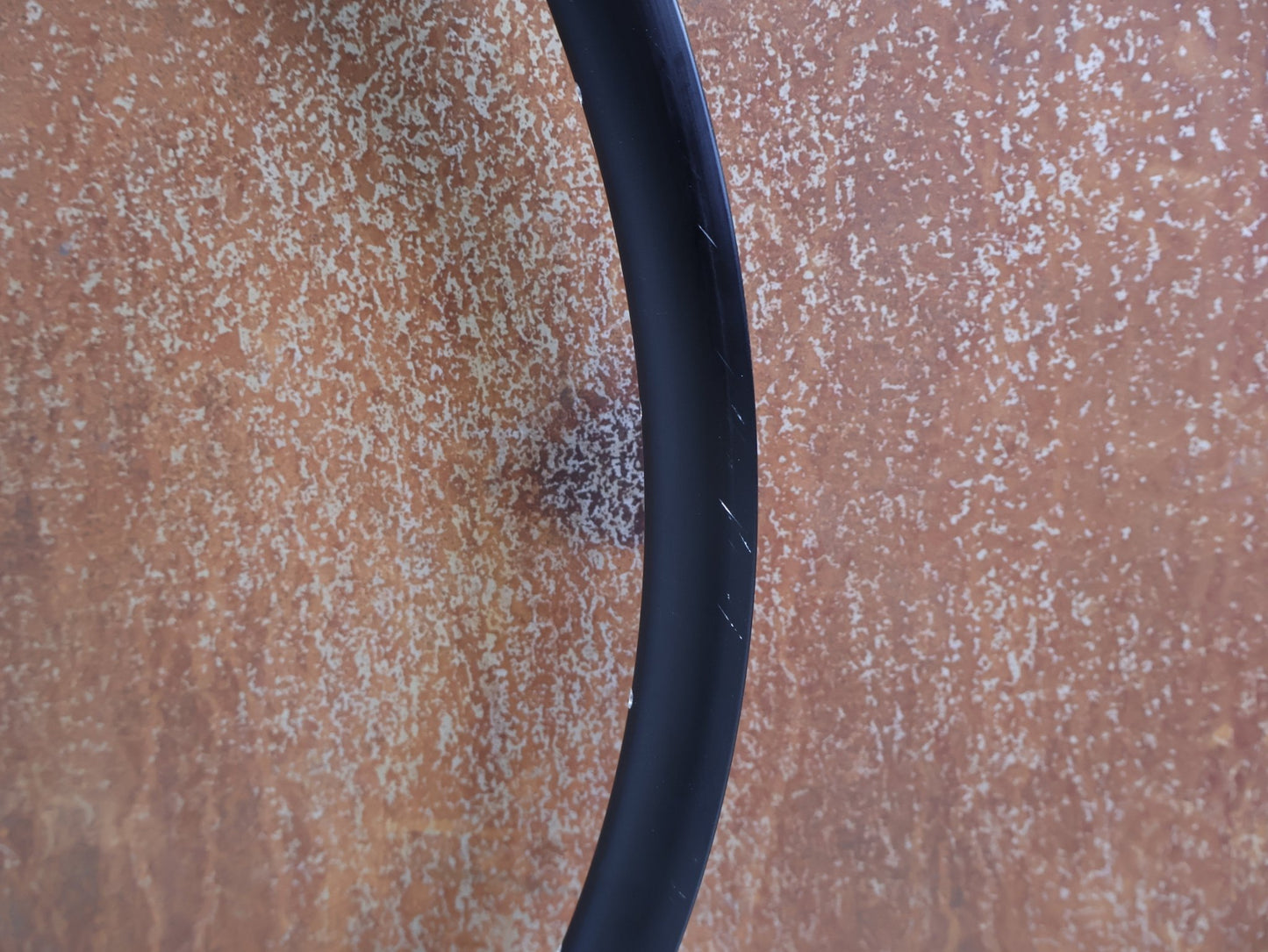 Zubehör von Bontrager, BONTRAGER PARADIGM TLR DISC 700C FELGE 28 LOCH vor USEDBIKES-OB.DE Hintergrund