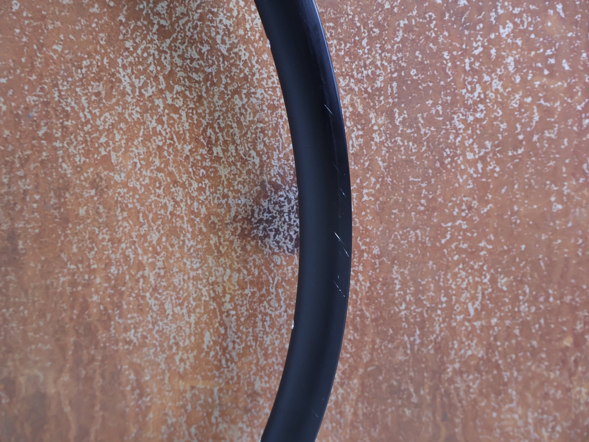Zubehör von Bontrager, BONTRAGER PARADIGM TLR DISC 700C FELGE 28 LOCH vor USEDBIKES-OB.DE Hintergrund