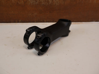 Vorbau von Bontrager, BONTRAGER PRO BLENDR VORBAU 100MM 7 GRAD 31.8 MM SCHWARZ 564745 vor USEDBIKES-OB.DE Hintergrund