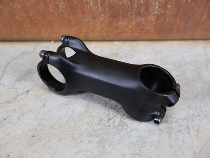 Vorbau von Bontrager, BONTRAGER PRO BLENDR VORBAU – 90 MM / −17° / 31,8 MM vor USEDBIKES - OB.DE Hintergrund