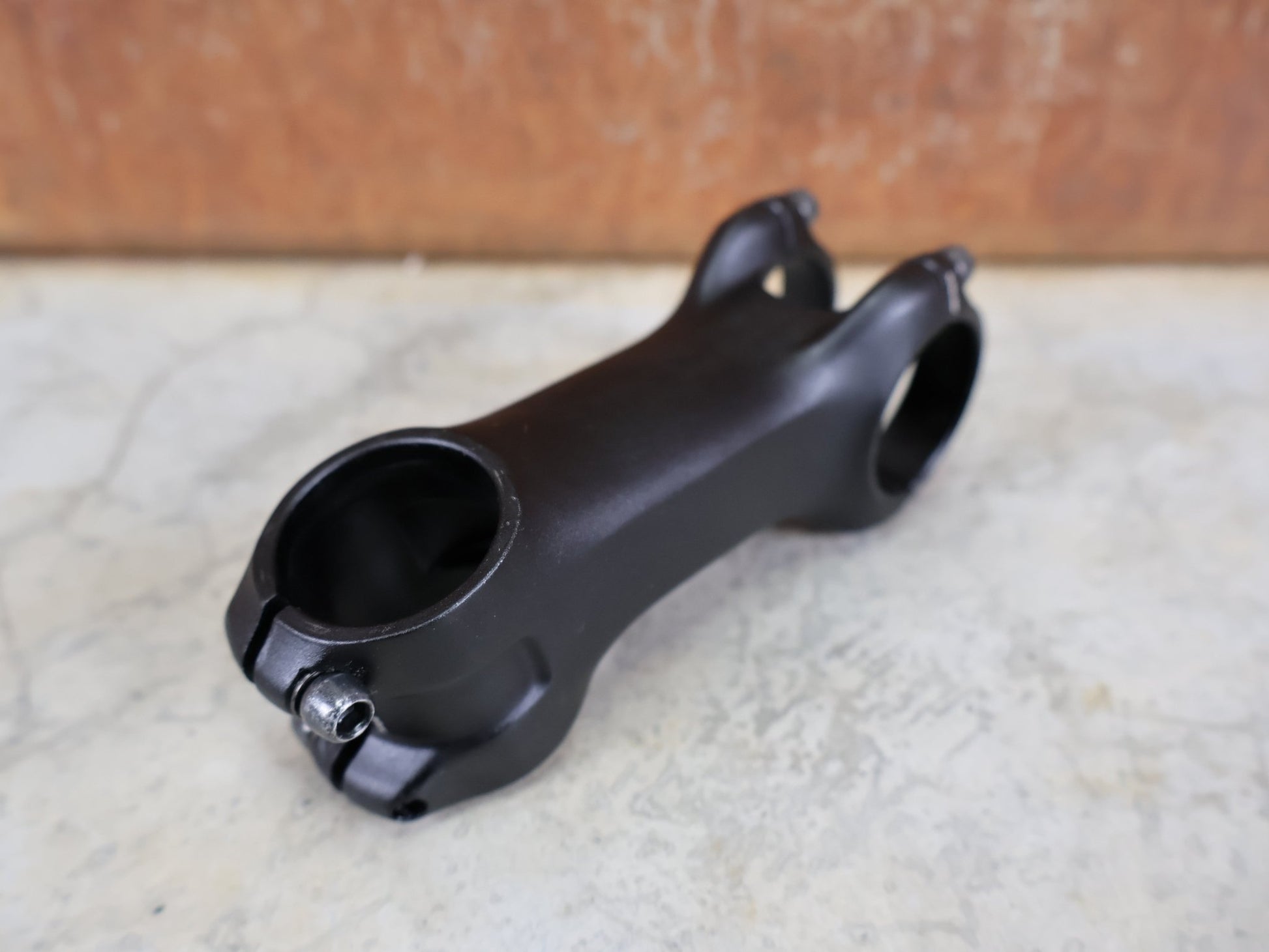 Vorbau von Bontrager, BONTRAGER PRO BLENDR VORBAU – 90 MM / −17° / 31,8 MM vor USEDBIKES - OB.DE Hintergrund