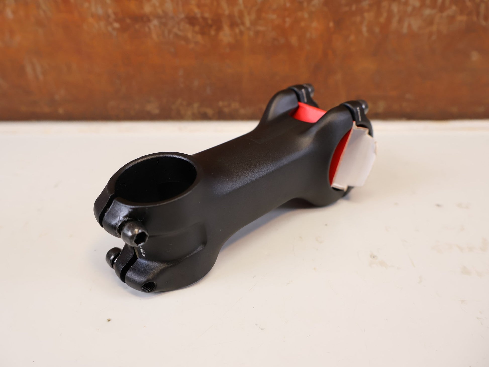Vorbau von Bontrager, BONTRAGER PRO BLENDR VORBAU 90 MM / 7 GRAD vor USEDBIKES-OB.DE Hintergrund