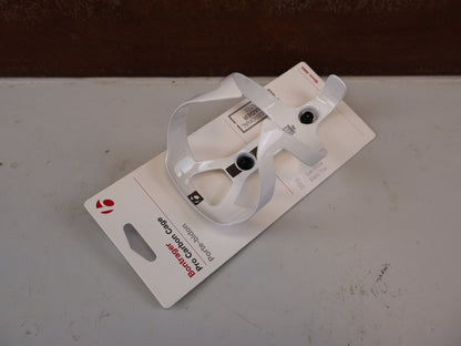 Trinkflaschen und Halter von Bontrager, BONTRAGER PRO CARBON FLASCHENHALTER WEISS vor USEDBIKES-OB.DE Hintergrund