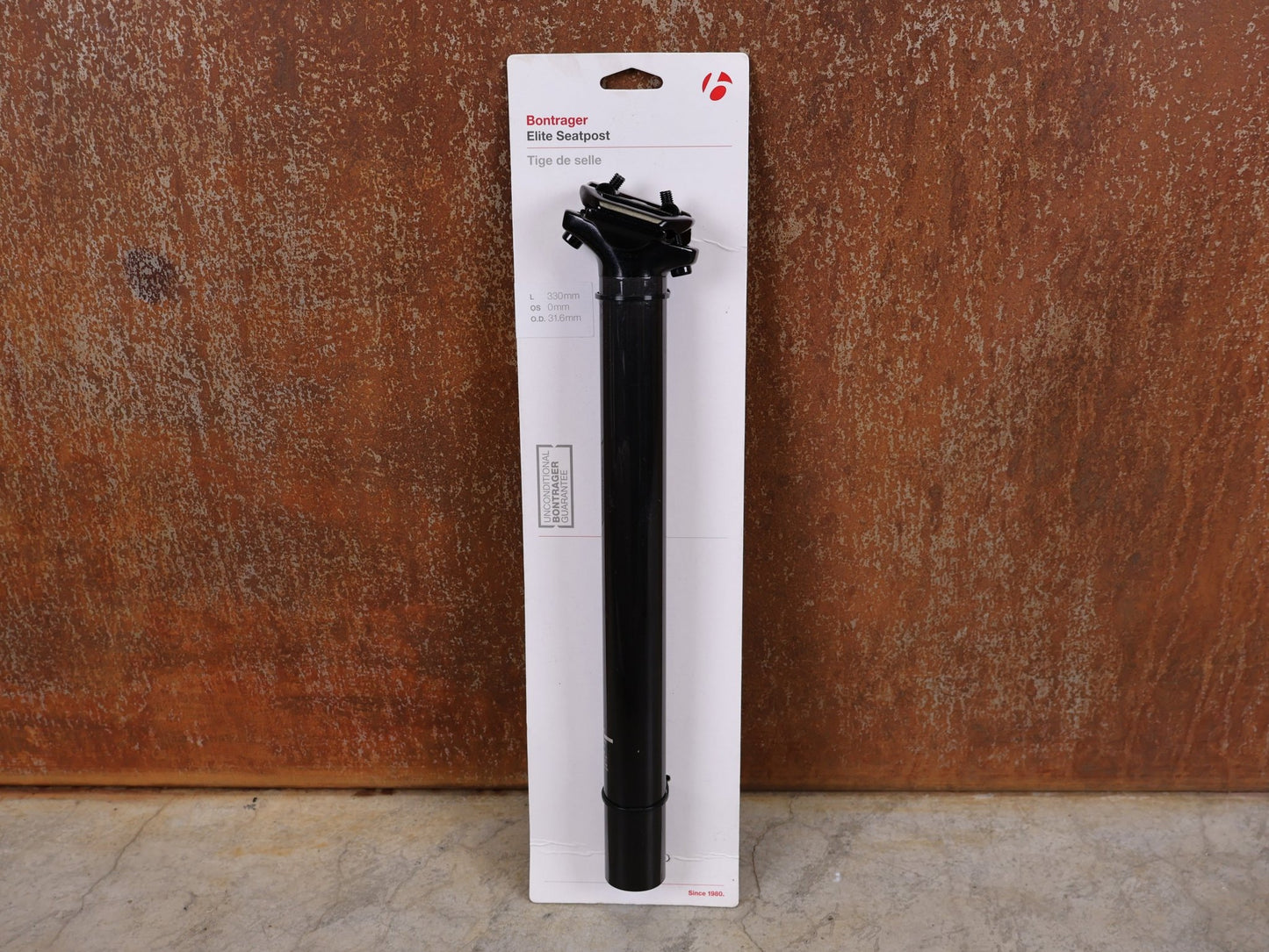 Sattelstütze von Bontrager, BONTRAGER PRO CARBON SATTELSTÜTZE – 31,6 MM – 330 MM – 0 MM OFFSET vor USEDBIKES - OB.DE Hintergrund