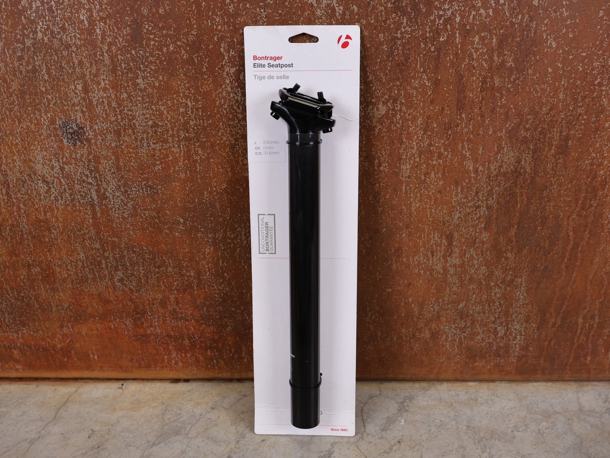 Sattelstütze von Bontrager, BONTRAGER PRO CARBON SATTELSTÜTZE – 31,6 MM – 330 MM – 0 MM OFFSET vor USEDBIKES - OB.DE Hintergrund