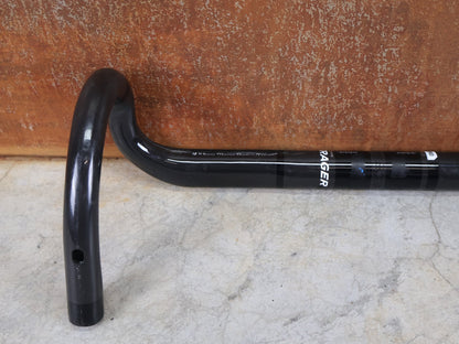 Lenker von Bontrager, BONTRAGER PRO ISOCORE VR - CF RENNRADLENKER – OCLV CARBON – 400 / 420 MM vor USEDBIKES - OB.DE Hintergrund