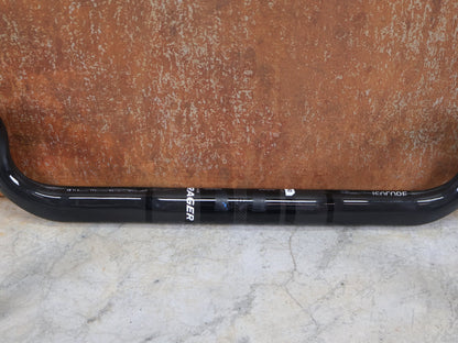 Lenker von Bontrager, BONTRAGER PRO ISOCORE VR - CF RENNRADLENKER – OCLV CARBON – 400 / 420 MM vor USEDBIKES - OB.DE Hintergrund