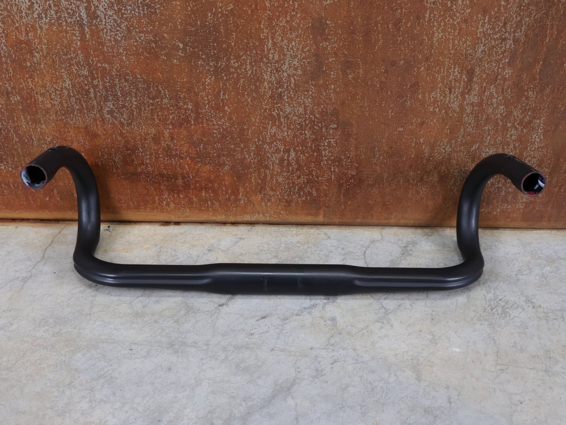 Lenker von Bontrager, BONTRAGER PRO ISOCORE VR - CF RENNRADLENKER – OCLV CARBON – 420 / 440 MM vor USEDBIKES - OB.DE Hintergrund