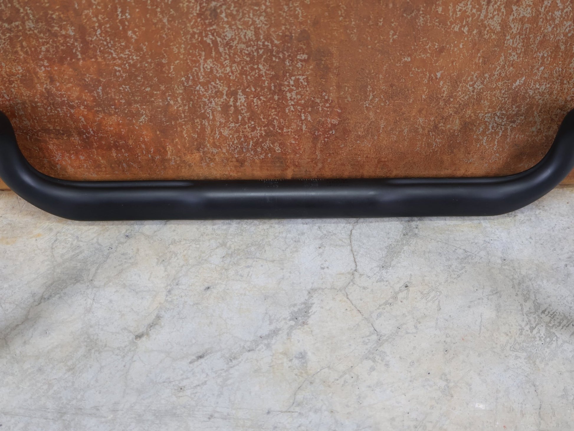 Lenker von Bontrager, BONTRAGER PRO ISOCORE VR - CF RENNRADLENKER – OCLV CARBON – 420 / 440 MM vor USEDBIKES - OB.DE Hintergrund