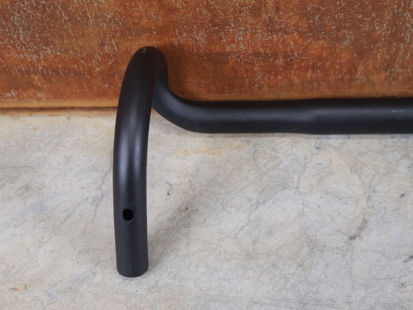 Lenker von Bontrager, BONTRAGER PRO ISOCORE VR - SF RENNRADLENKER – OCLV CARBON – 380 / 400 MM vor USEDBIKES - OB.DE Hintergrund