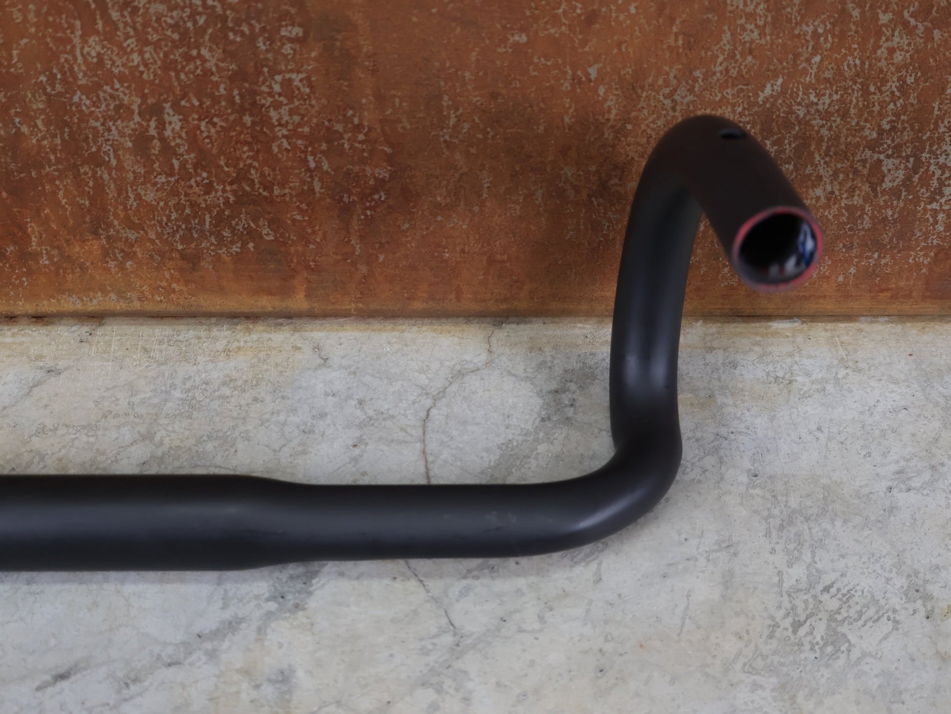 Lenker von Bontrager, BONTRAGER PRO ISOCORE VR - SF RENNRADLENKER – OCLV CARBON – 380 / 400 MM vor USEDBIKES - OB.DE Hintergrund