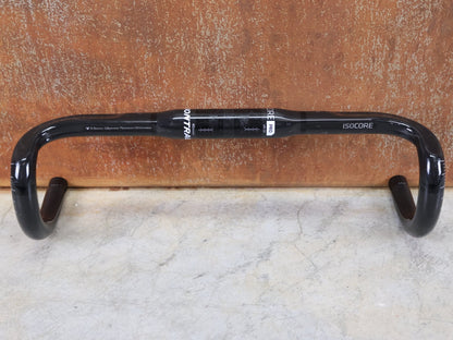 Lenker von Bontrager, BONTRAGER PRO ISOCORE VR - SF RENNRADLENKER – OCLV CARBON – 400 / 420 MM vor USEDBIKES - OB.DE Hintergrund