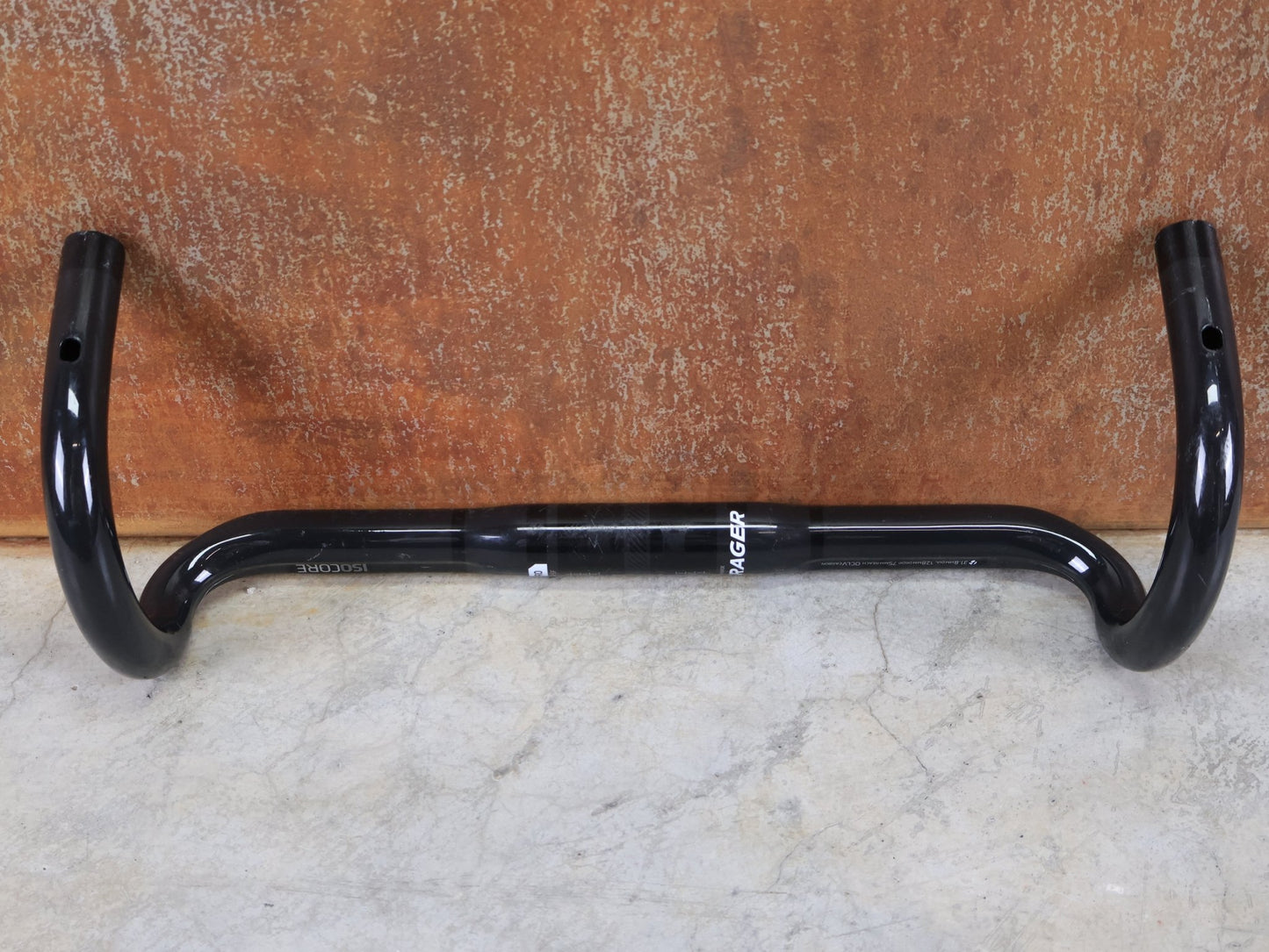 Lenker von Bontrager, BONTRAGER PRO ISOCORE VR - SF RENNRADLENKER – OCLV CARBON – 400 / 420 MM vor USEDBIKES - OB.DE Hintergrund