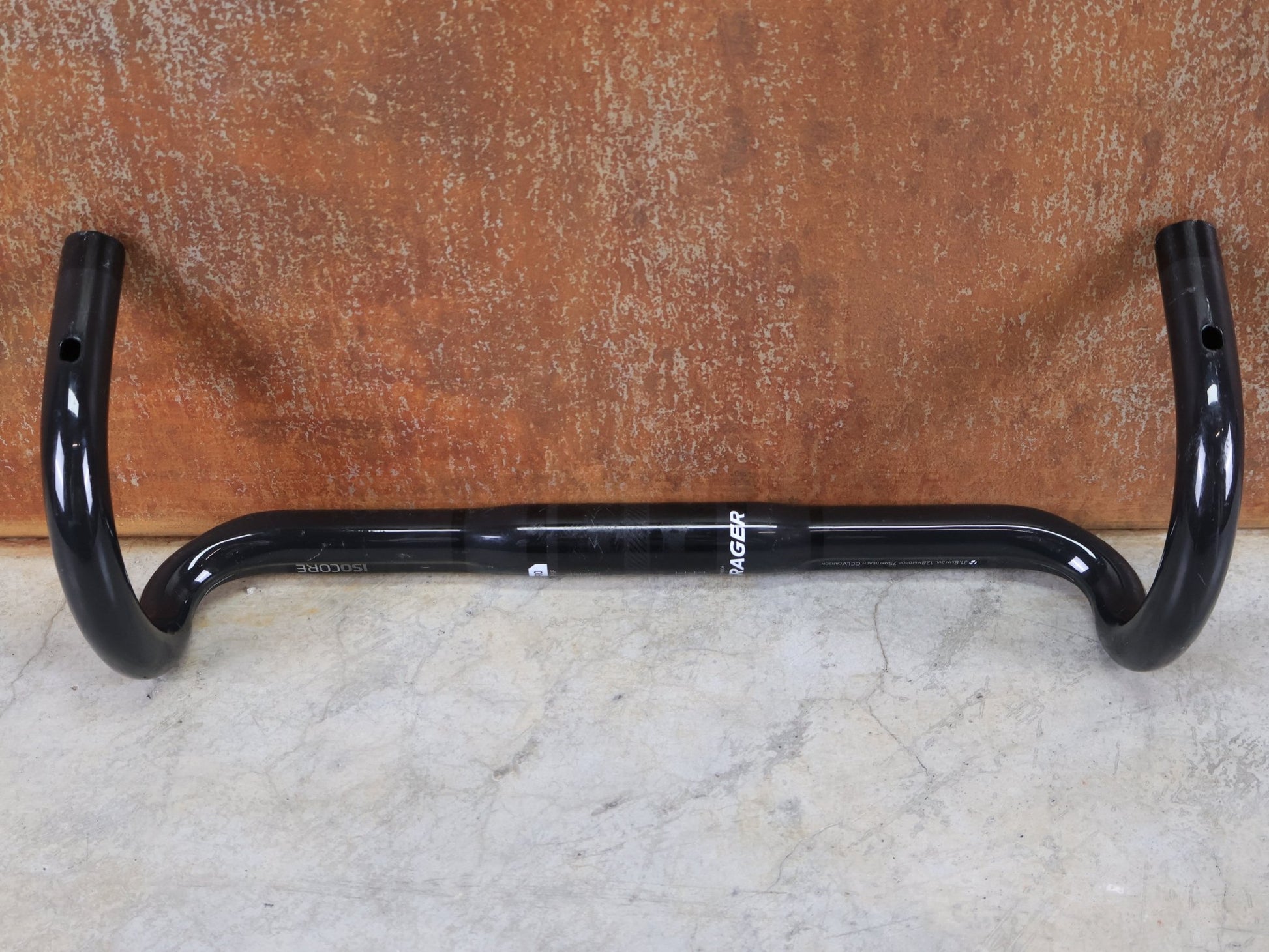 Lenker von Bontrager, BONTRAGER PRO ISOCORE VR - SF RENNRADLENKER – OCLV CARBON – 400 / 420 MM vor USEDBIKES - OB.DE Hintergrund