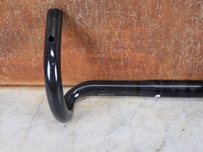 Lenker von Bontrager, BONTRAGER PRO ISOCORE VR - SF RENNRADLENKER – OCLV CARBON – 400 / 420 MM vor USEDBIKES - OB.DE Hintergrund