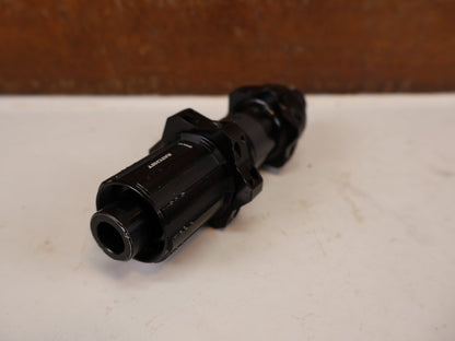 Zubehör von Bontrager, Bontrager Pro Nabe DT Swiss 350 Center Lock 24H Shimano HG vor USEDBIKES-OB.DE Hintergrund