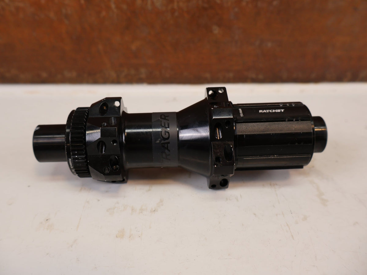 Zubehör von Bontrager, Bontrager Pro Nabe DT Swiss 350 Center Lock 24H Shimano HG vor USEDBIKES-OB.DE Hintergrund