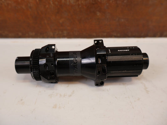 Zubehör von Bontrager, Bontrager Pro Nabe DT Swiss 350 Center Lock 24H Shimano HG vor USEDBIKES-OB.DE Hintergrund