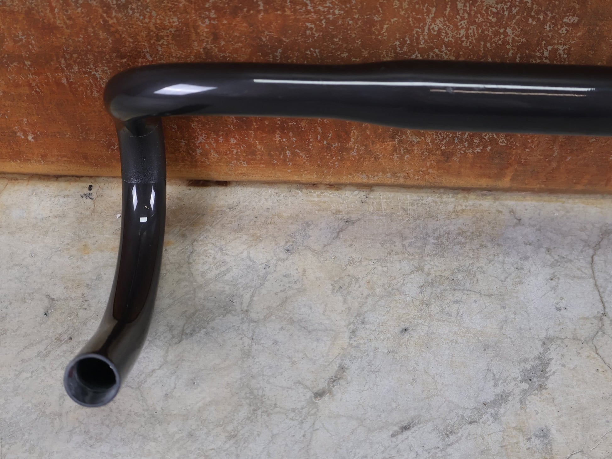 Lenker von Bontrager, BONTRAGER PRO VR - C RENNRADLENKER – OCLV CARBON – 400 MM vor USEDBIKES - OB.DE Hintergrund