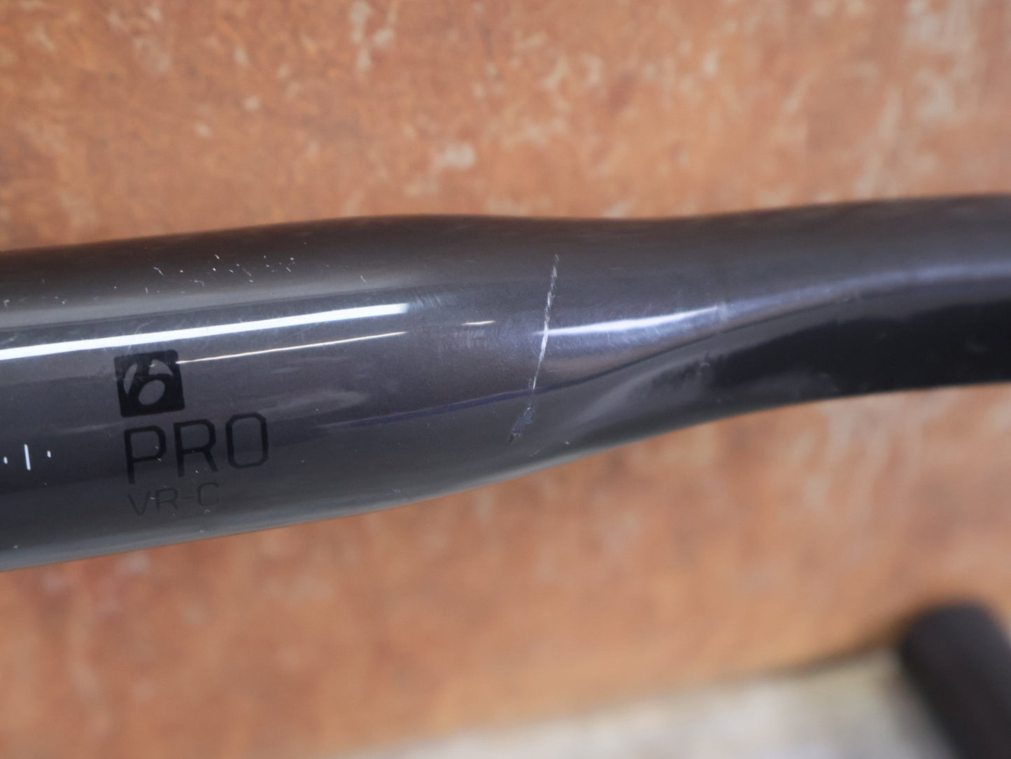 Lenker von Bontrager, BONTRAGER PRO VR - C RENNRADLENKER – OCLV CARBON – 400 MM vor USEDBIKES - OB.DE Hintergrund