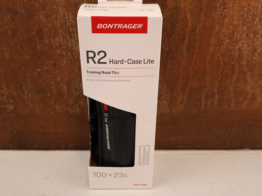 Reifen von Bontrager, BONTRAGER R2 HARD CASE LITE RENNRADREIFEN 700X23C vor USEDBIKES-OB.DE Hintergrund