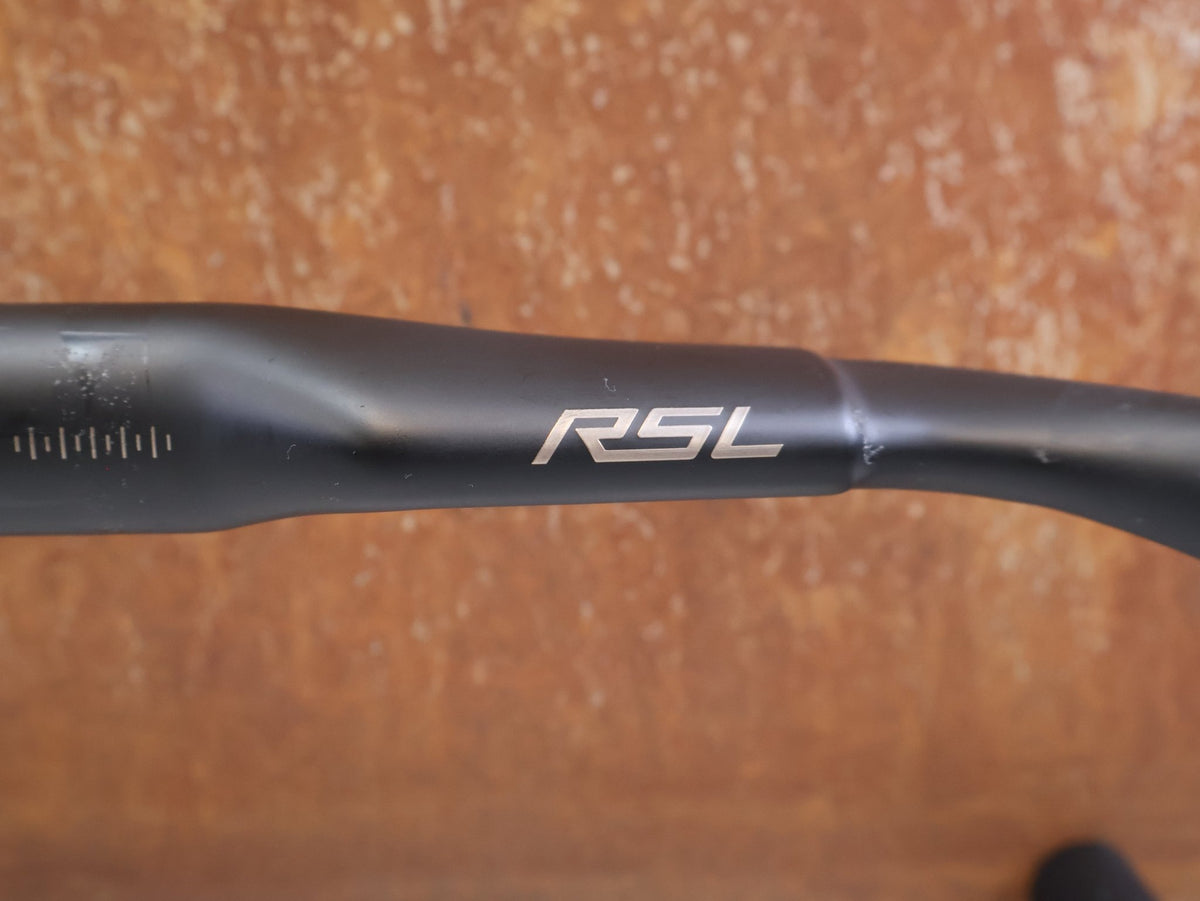 Lenker von Trek, Bontrager RSL Aero Carbon Rennradlenker 350/380mm 31.8mm vor USEDBIKES-OB.DE Hintergrund