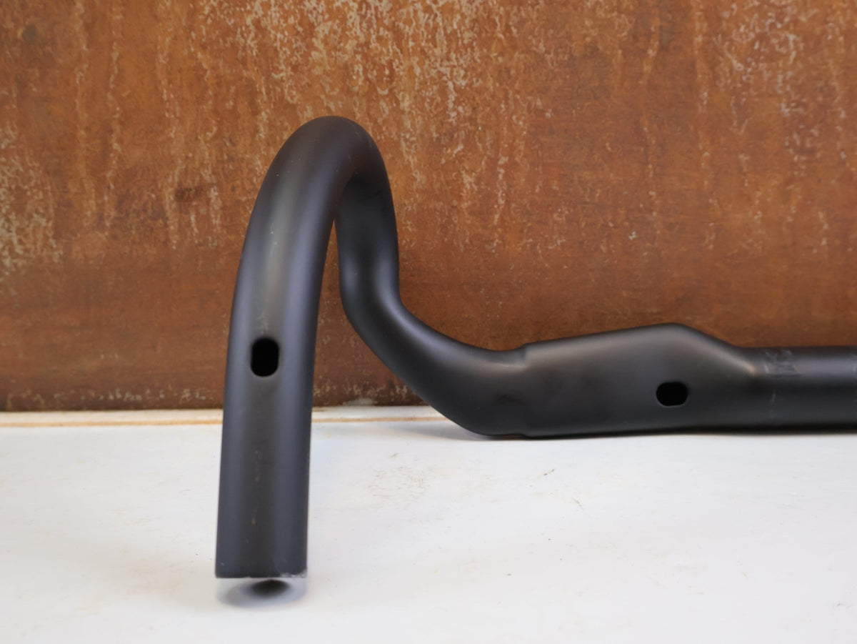 Lenker von Trek, Bontrager RSL Aero Carbon Rennradlenker 350/380mm 31.8mm vor USEDBIKES-OB.DE Hintergrund