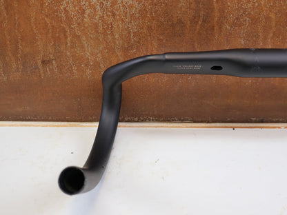Lenker von Trek, Bontrager RSL Aero Carbon Rennradlenker 350/380mm 31.8mm vor USEDBIKES-OB.DE Hintergrund
