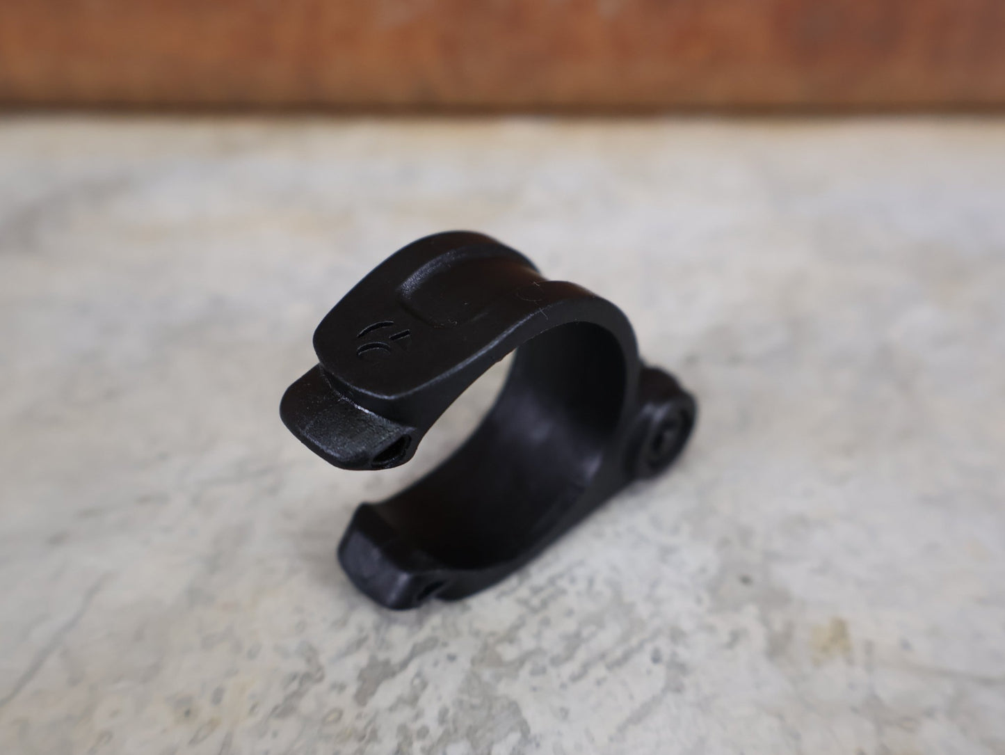 Vorbau von Bontrager, BONTRAGER RSL BLENDR VORBAU OCLV CARBON 7° – 31,8 MM / 1 - 1/8" – 90MM vor USEDBIKES - OB.DE Hintergrund